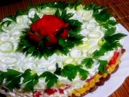 Праздничный салат «Нежность»: ингредиенты и пошаговый классический рецепт с курицей, черносливом и грецкими орехами слоями по порядку